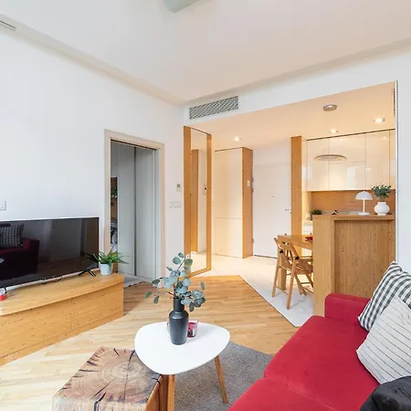 Superapart Kolejowa 45 * Varşova