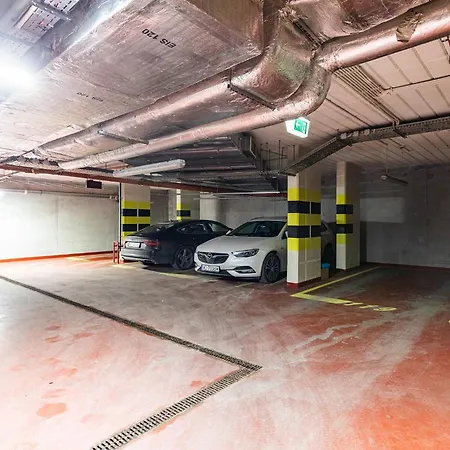 Superapart Kolejowa 45 Varşova
